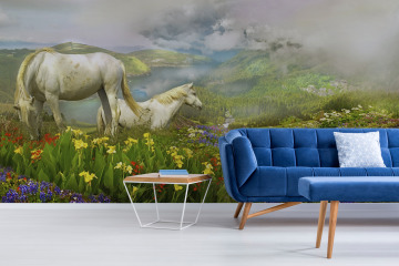 Лошади у цветочного озера